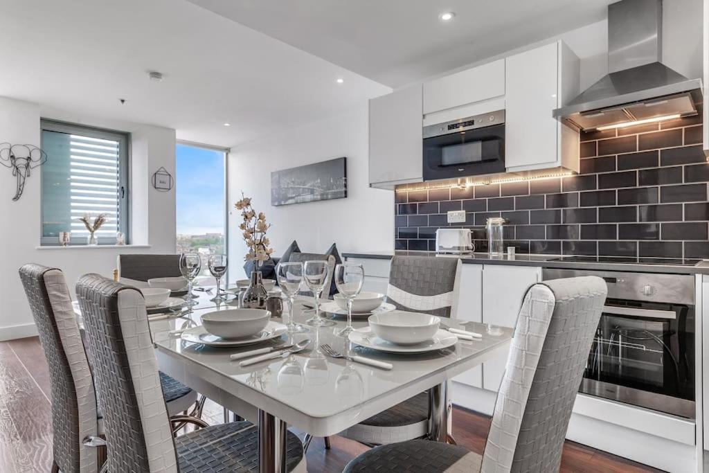 Amazing Britania 1 Bedroom Flat In Bp40 *
