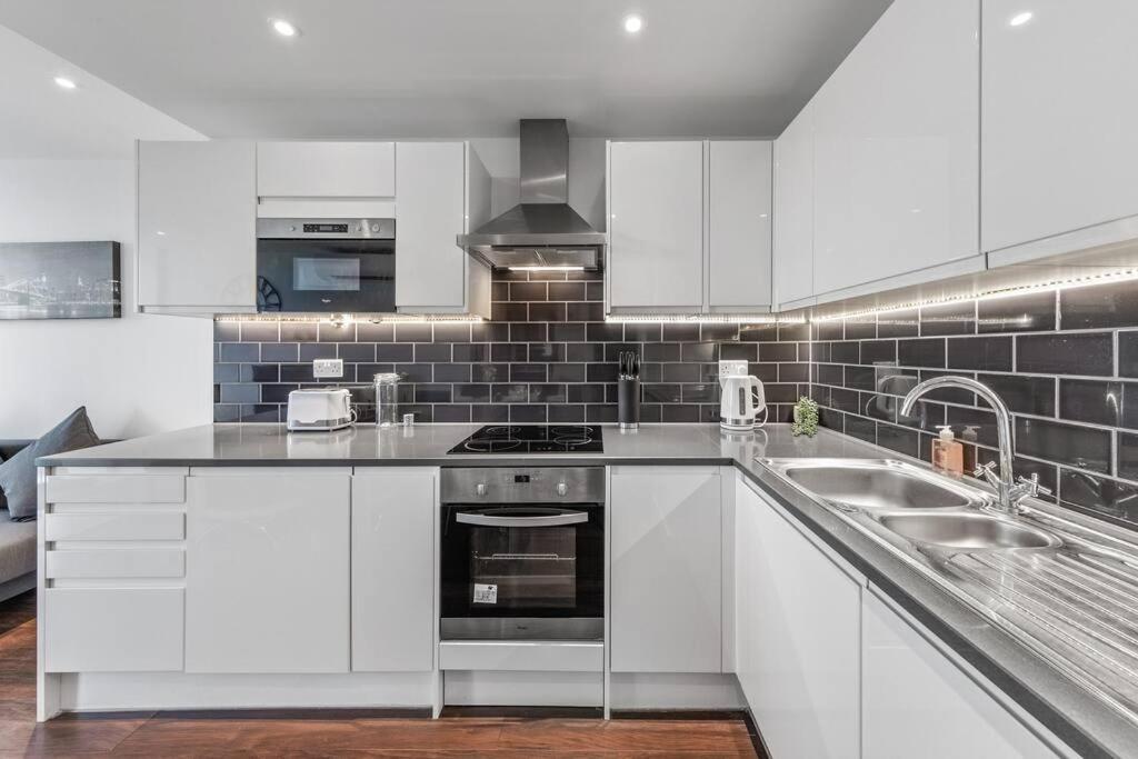 Amazing Britania 1 Bedroom Flat In Bp40