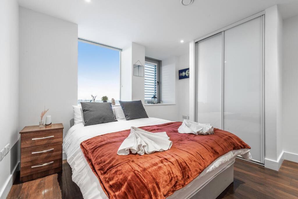 Amazing Britania 1 Bedroom Flat In Bp40 London