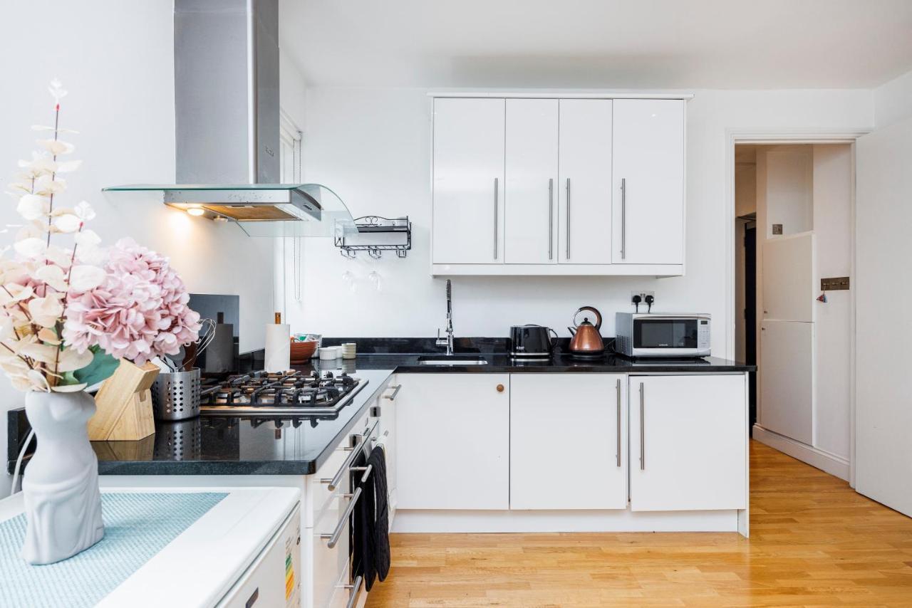 One Bedroom Near Russell Square Lägenhet London