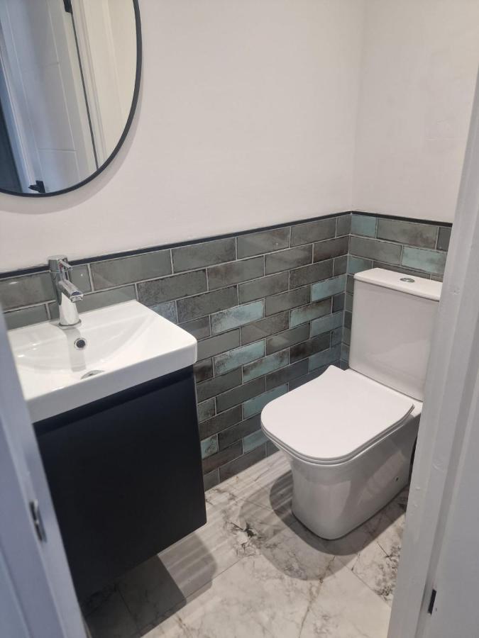 Collier's Wood En-suite Lägenhet *