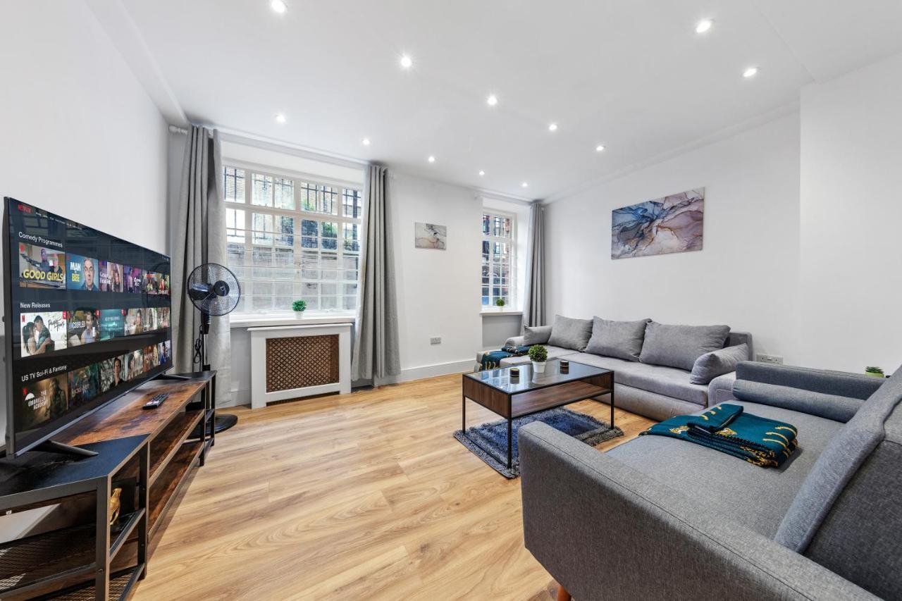 Modern Flat In * Londra