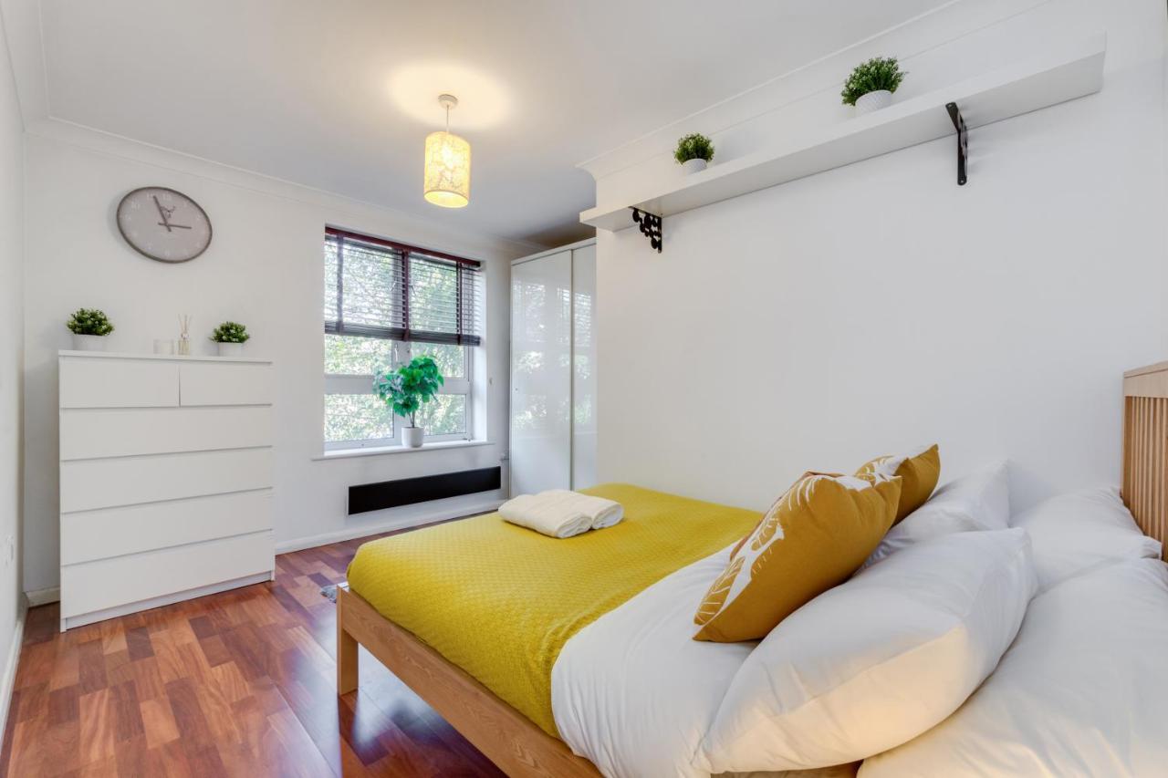 Visit 1 Bed Flat- Canary Wharf Close To River Thames Londra
