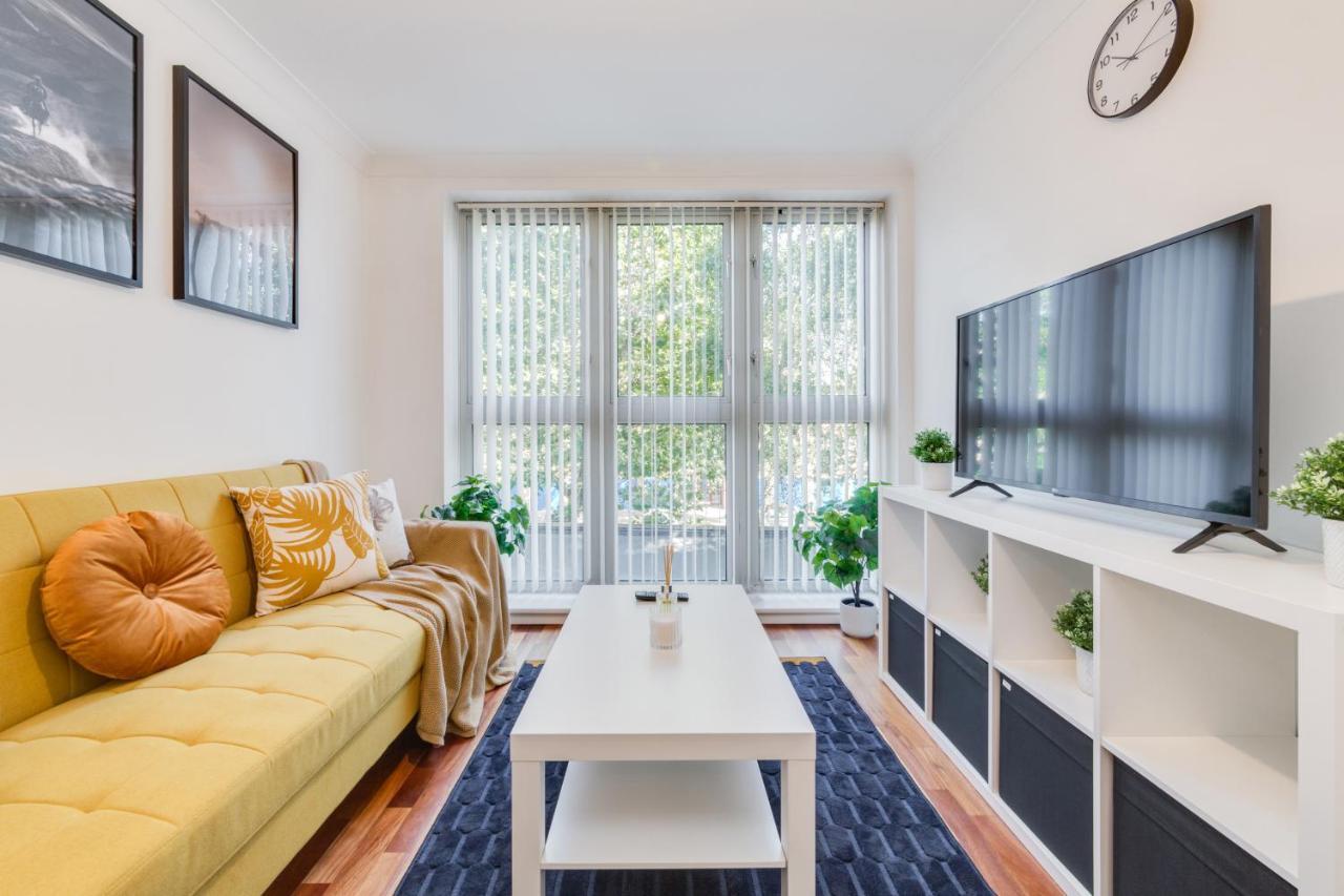 Visit 1 Bed Flat- Canary Wharf Close To River Thames * Londra