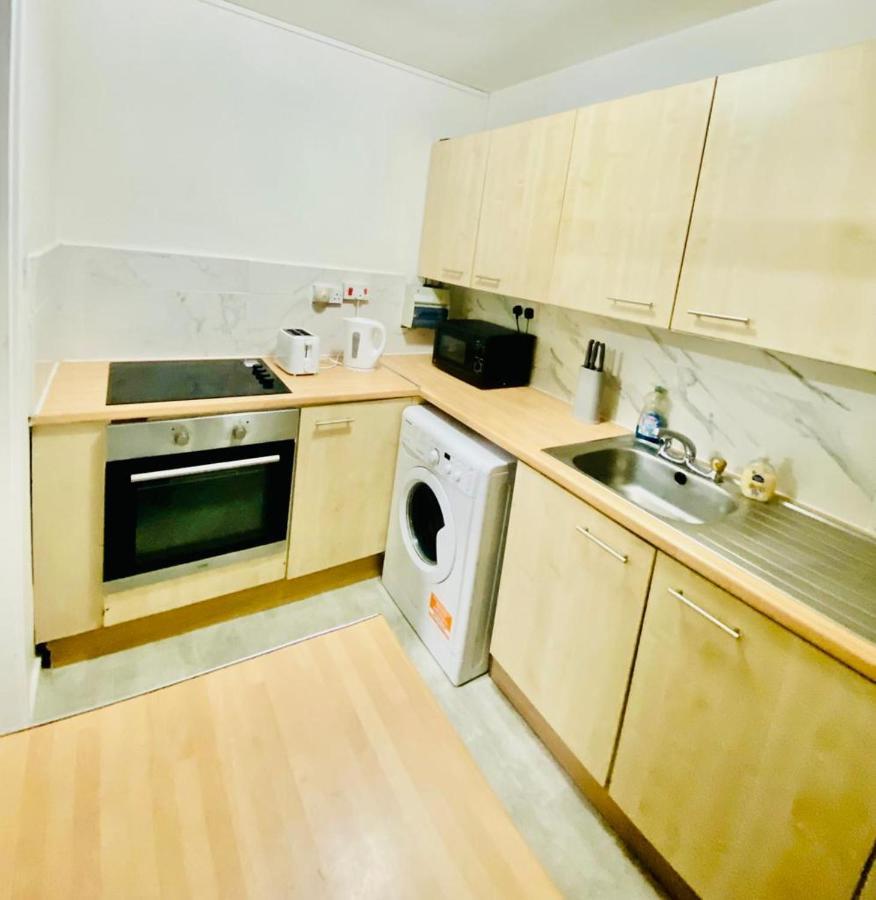 Spacious One Bedroom Edgeware Road Central London