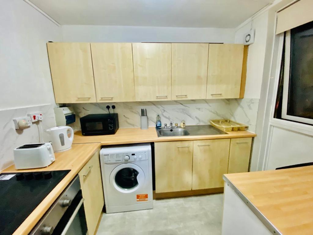 Spacious One Bedroom Edgeware Road Central Lägenhet London
