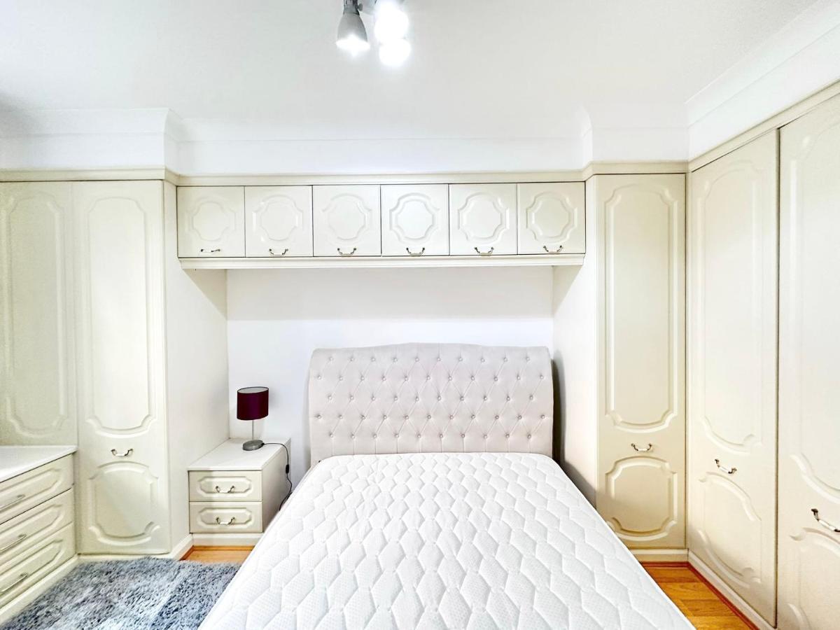 Lägenhet Suave Luxury Apartment, Sleeps Five, In The Heart Of London, Minutes From Kings Cross Station And The Brunswick Shopping Centre