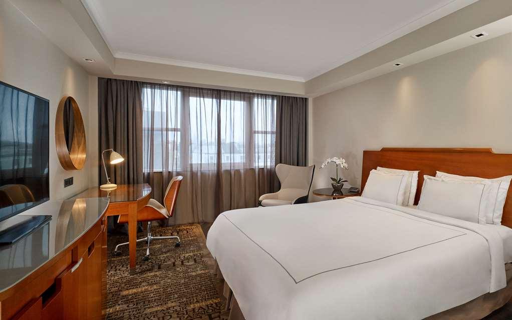 Park Plaza Victoria Hotel