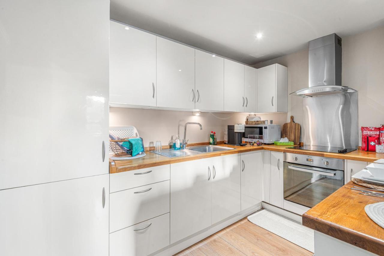 Whitechapel - Steps From Station & Sights! Appartement