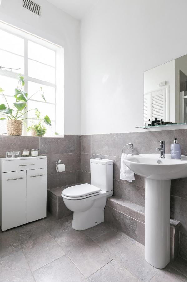 Chic 1 Bedroom In Bloomsbury, Sleeps 4 Lägenhet