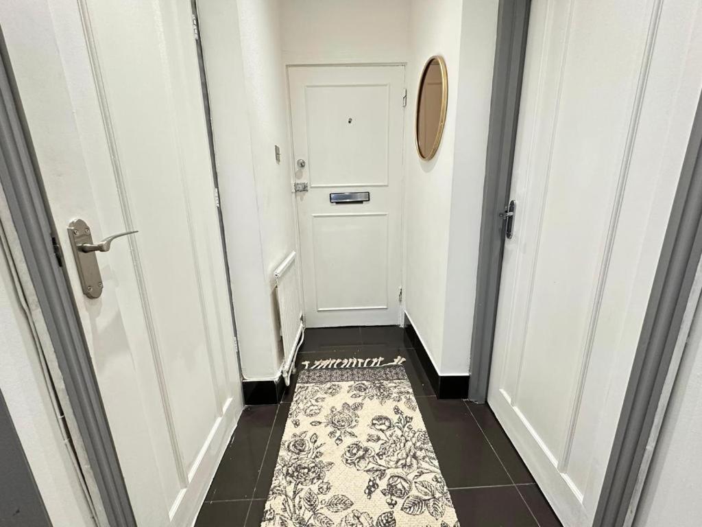 Stylish 1-bedroom And Living In * London