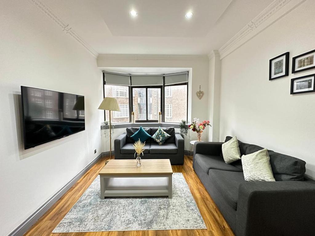 Apartment Stylish 1-bedroom And Living In *