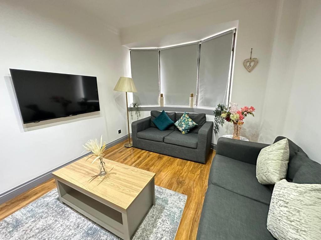 Stylish 1-bedroom And Living In * London