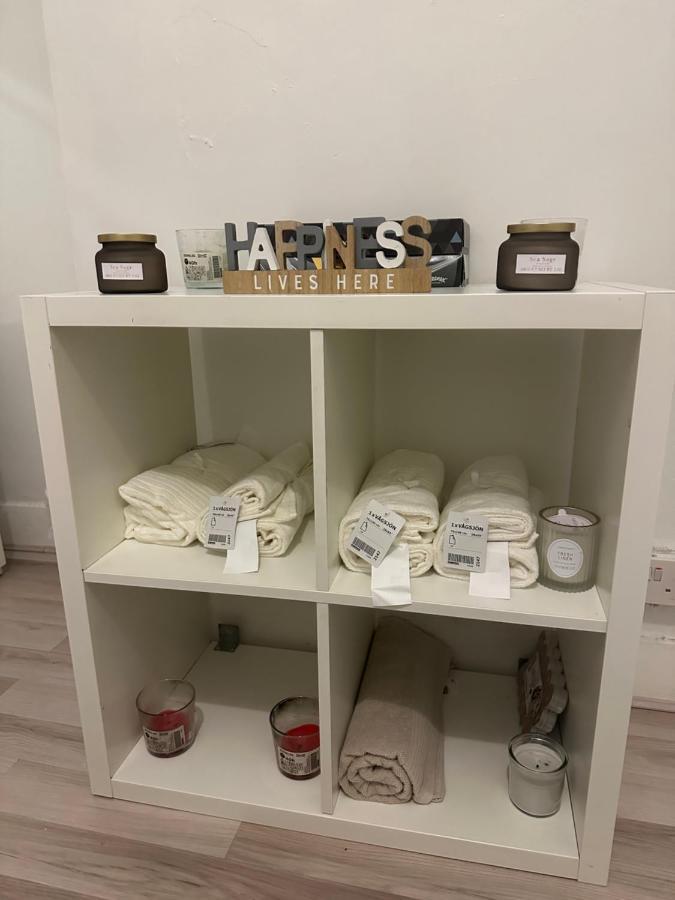 Spacious And Homely One Bedroom Privat overnatting