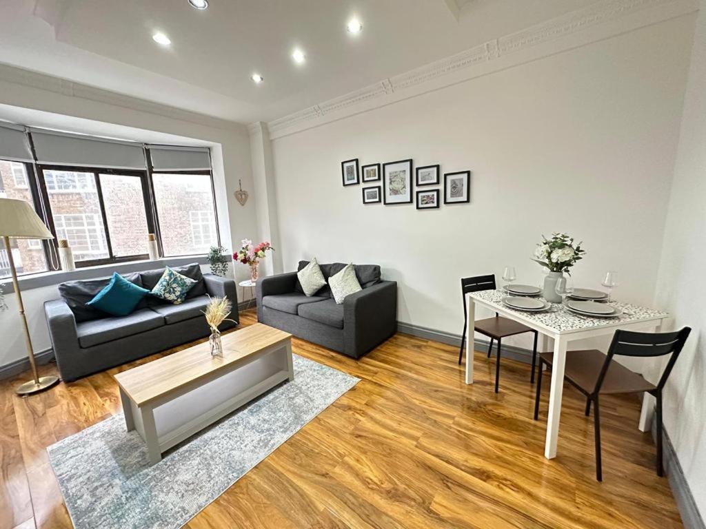 Apartment Stylish 1-bedroom And Living In