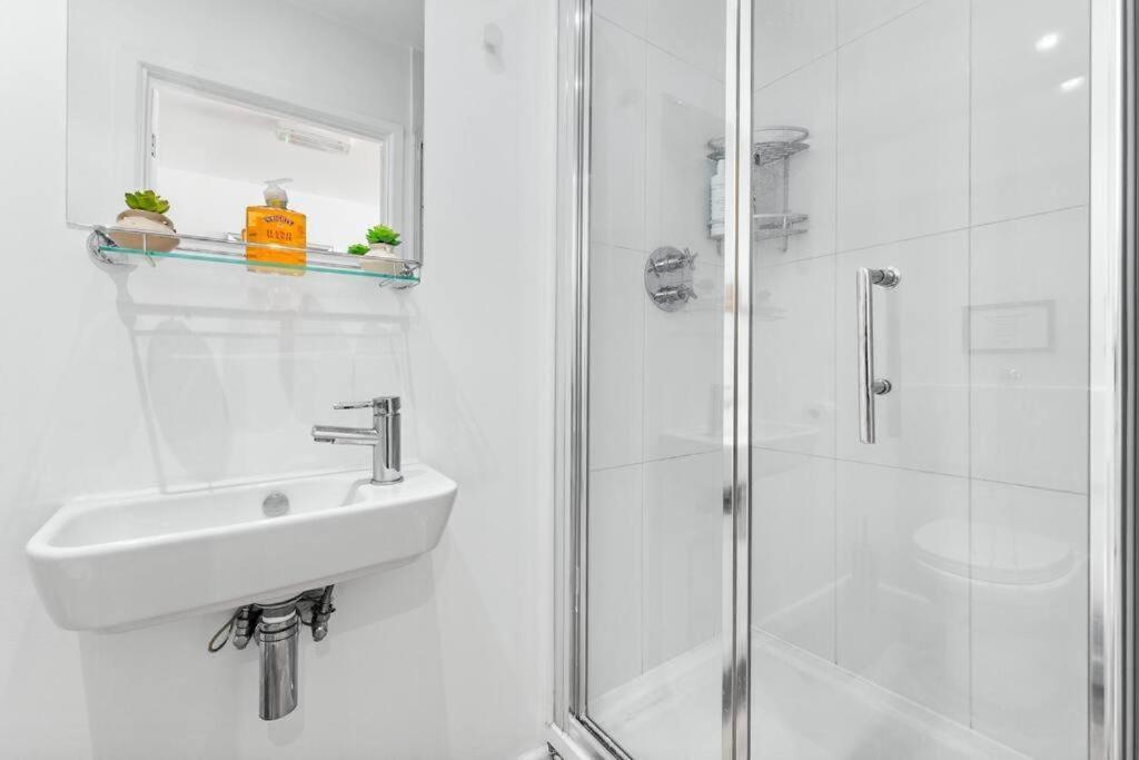Sleep 6 Piccadilly 1 Bedroom Flat In Vr5 Londra