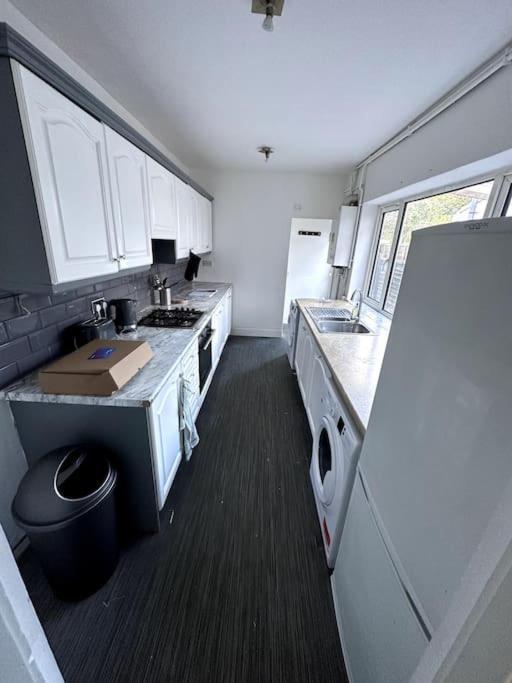 18 Min To 5 Min Walk To Abby Wood Londres