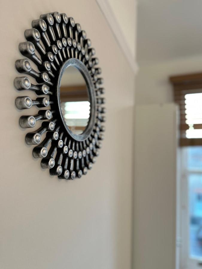 Daisy's Place In Apartment