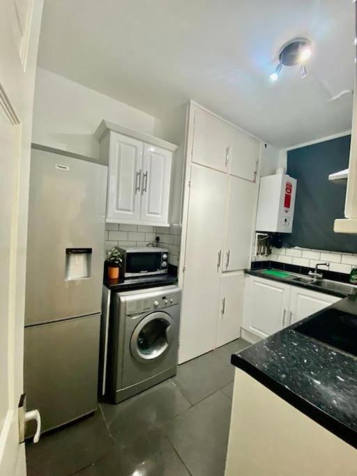 Ground Floor Flat In Bayswater Central Lägenhet
