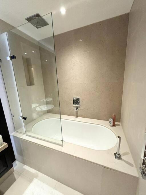 Lägenhet Luxury 2br Apt At C House Near Buckingham Palace *