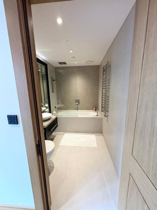Luxury 2br Apt At C House Near Buckingham Palace Lägenhet *