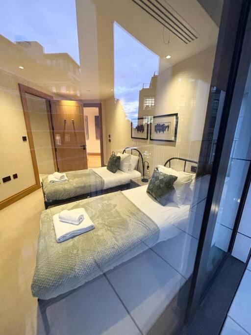 Lägenhet Luxury 2br Apt At C House Near Buckingham Palace