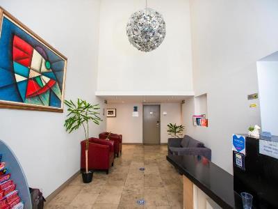 Arch Aparthotel 4*