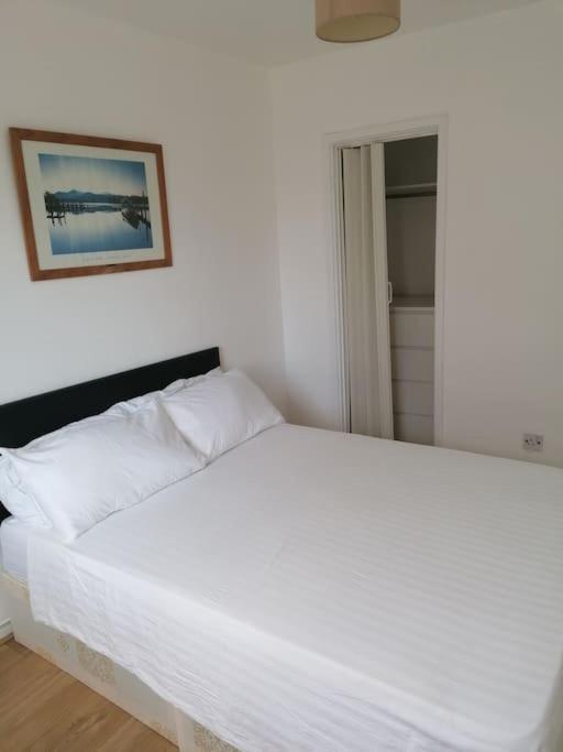 Appartamento Self Contained 2 Bedroom Flat In Southwark *