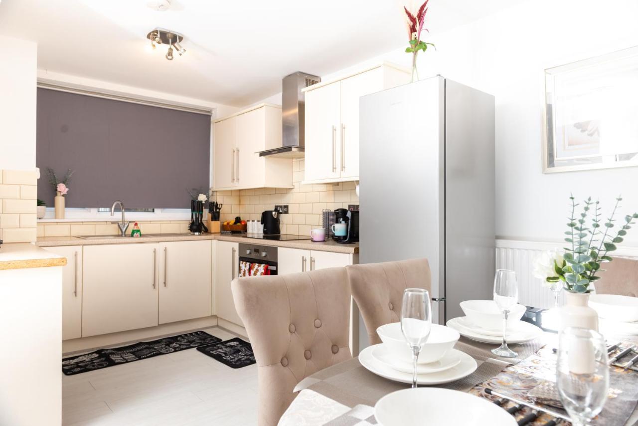 Spacious House Near Kings Cross Feriehus London