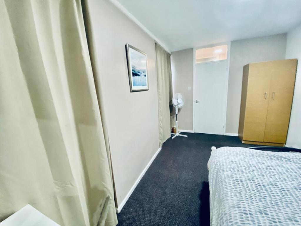 Spacious One Bedroom Edgeware Road Central Lägenhet London