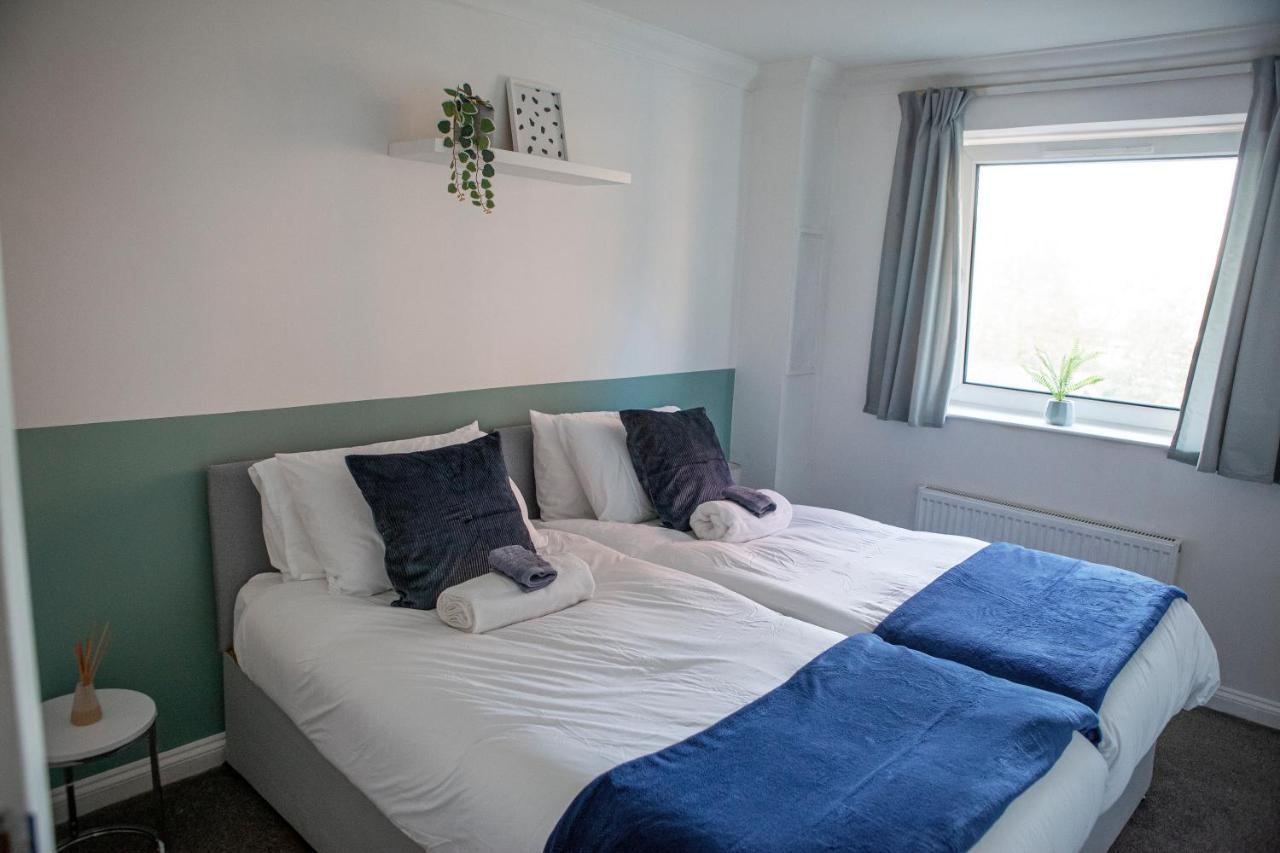 Spacious 2 Bed Flat In Wimbledon With Private Parking Lägenhet
