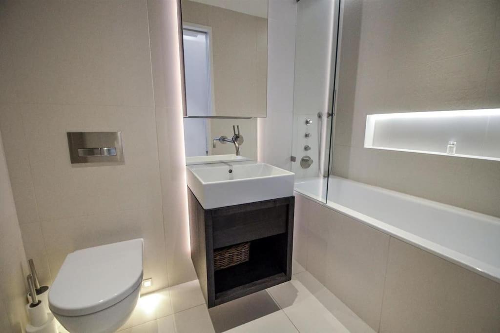 Stunning 2 Bedroom With Terrace Appartement Londres