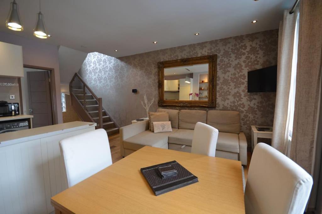Cheerful 2 Bed With Terrace In Camden London