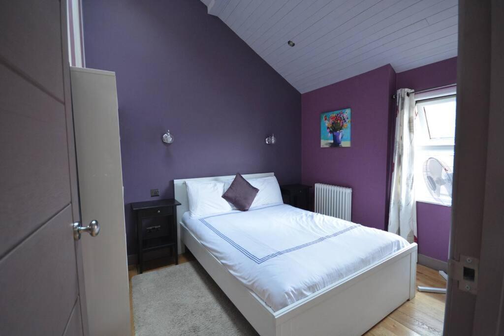 Cheerful 2 Bed With Terrace In Camden London