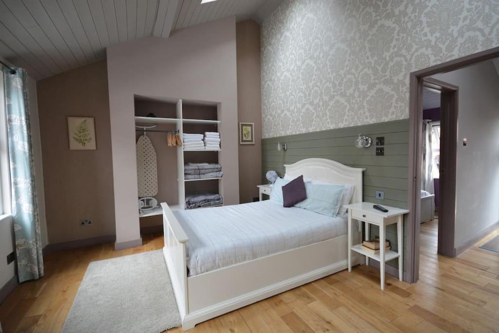 Cheerful 2 Bed With Terrace In Camden Apartment London