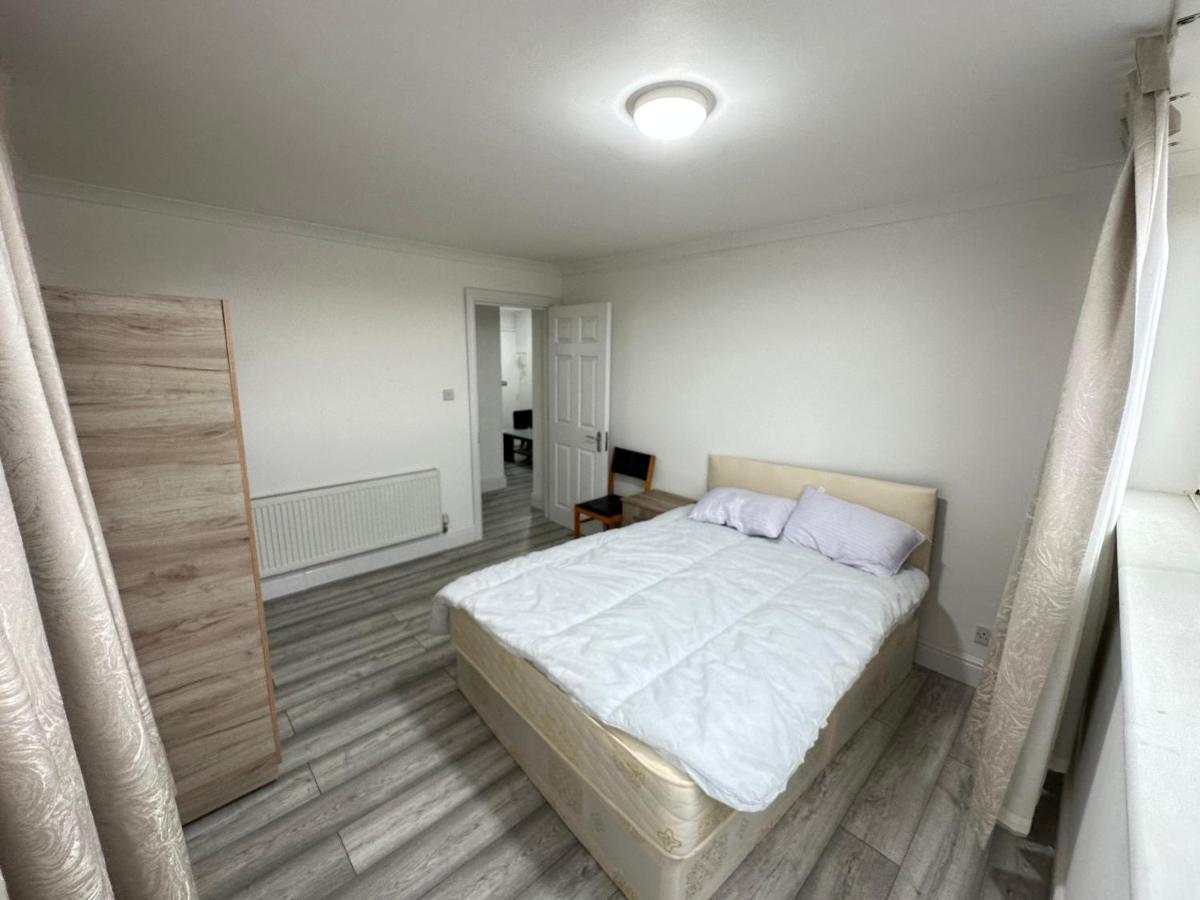 3 Bedroom Bayswater Lejlighed London