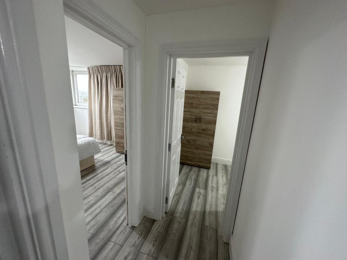 3 Bedroom Bayswater Lejlighed London