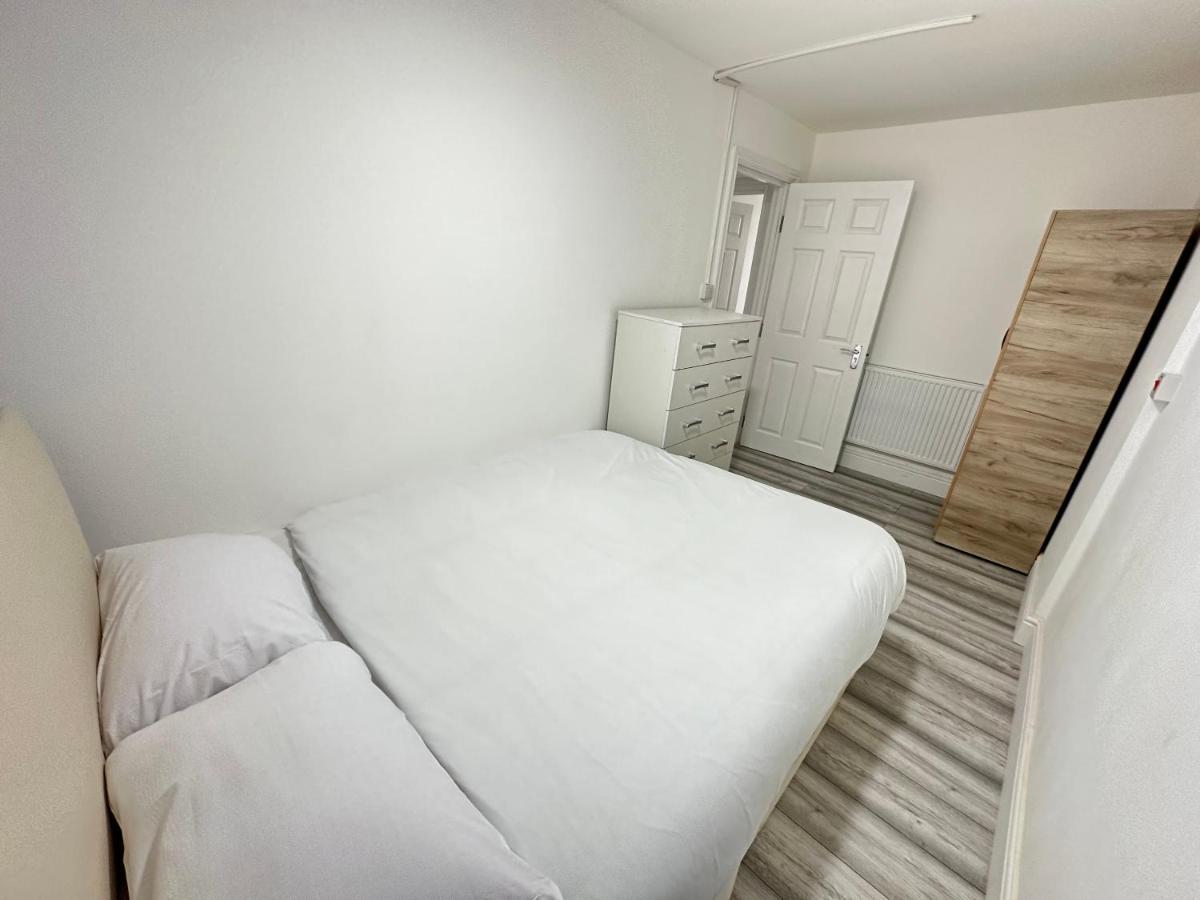 3 Bedroom Bayswater Lejlighed