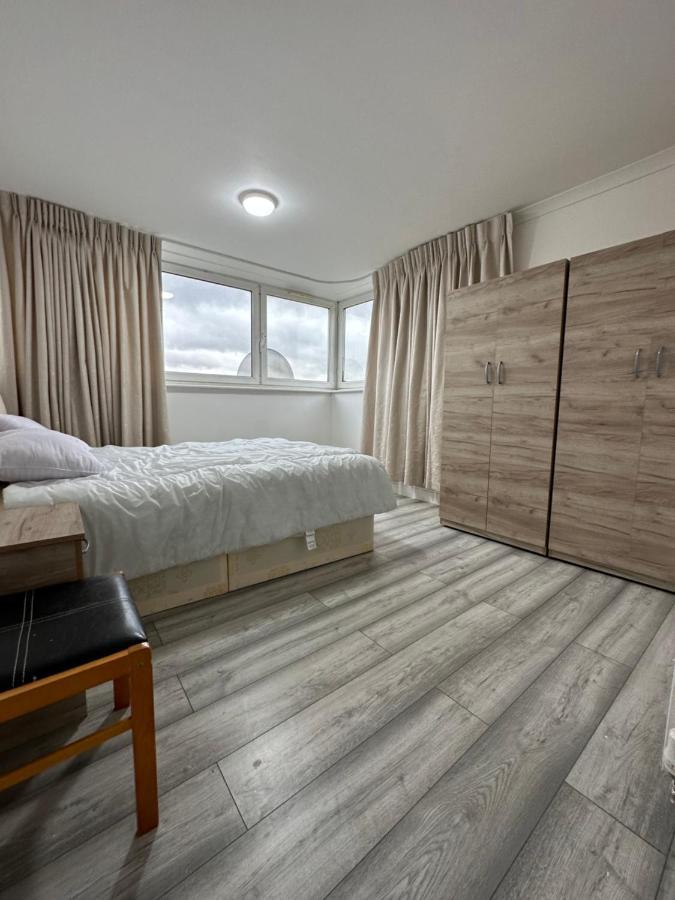 3 Bedroom Bayswater Lejlighed *