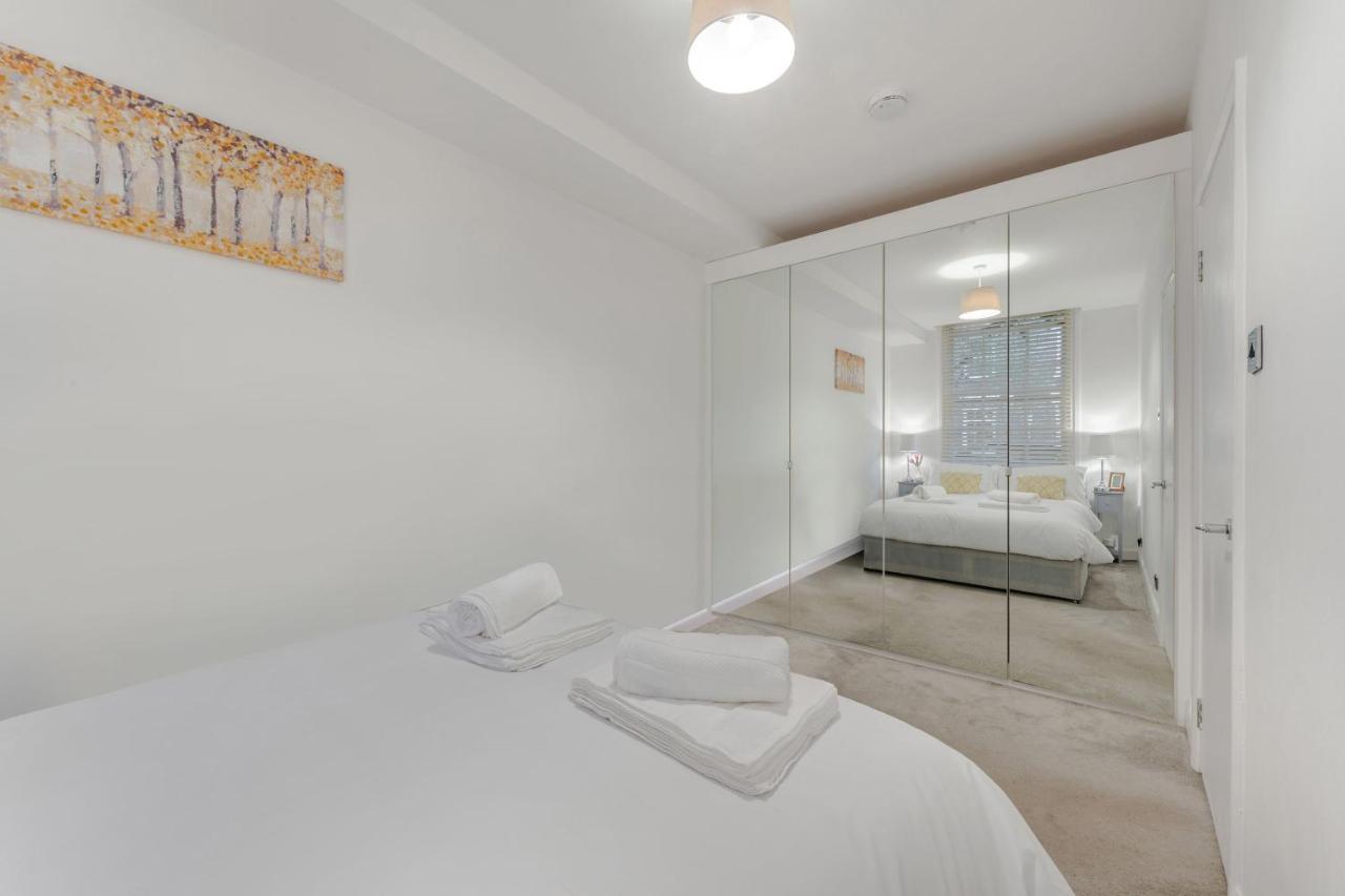 Lejlighed Three-bedroom Bliss In Town *