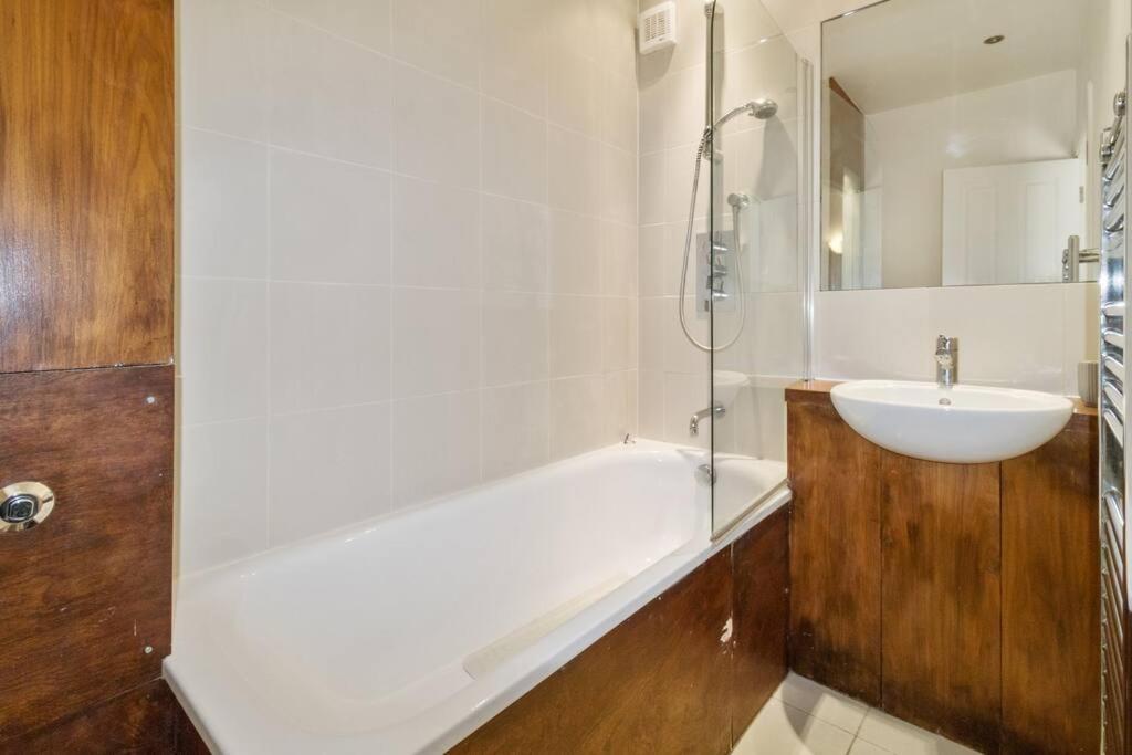 Lejlighed 2 Bed Private Townhouse Mews, King's Cross London