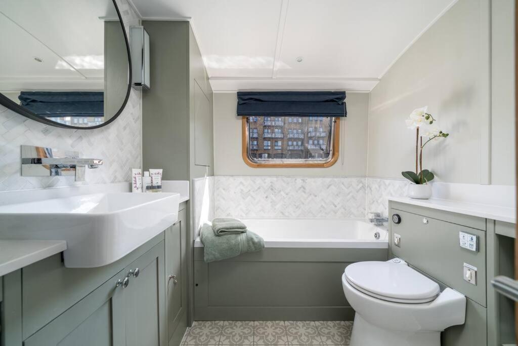 Bateau-hôtel Luxurious Houseboat Near Canary Wharf In