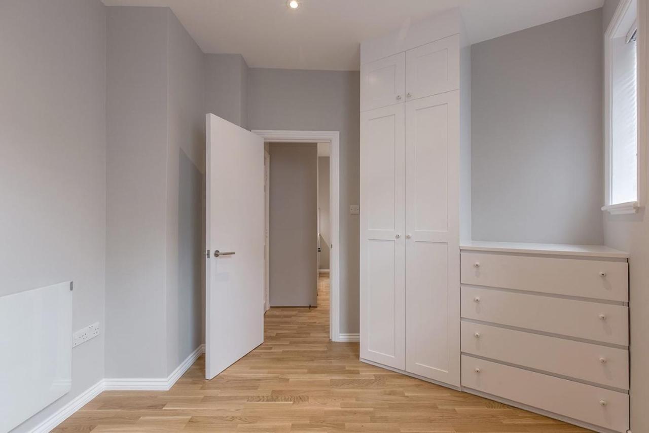 Kensington Olympia Apartment, Breakfast * London