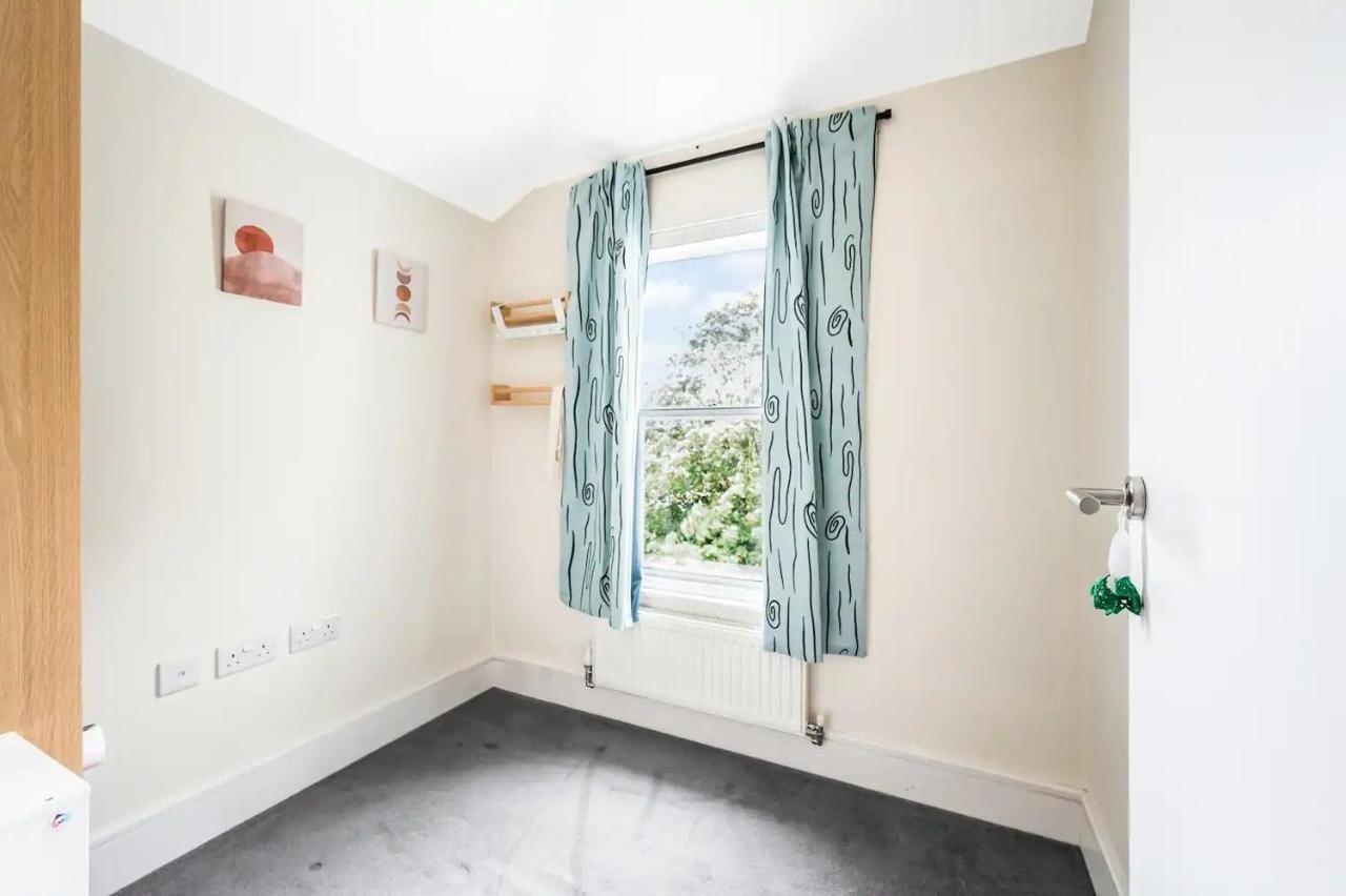 Pass The Keys Cosy Elegant Shepherds Bush Flat Lägenhet *