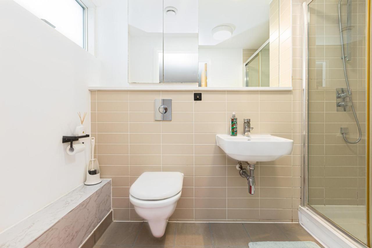 Immaculate 2br Flat, Greenwich, 2 Min Maze Hill St * Londen