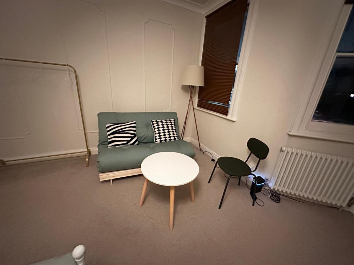 Spacious Near Underground Gasthof