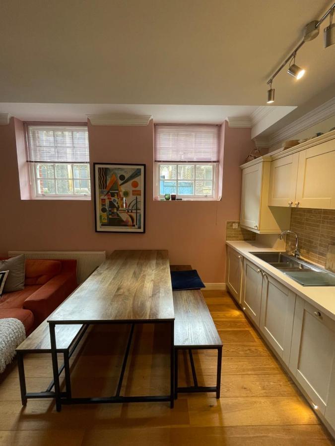 Lejlighed Chic Victorian Flat In Private Estate - Mile End! *