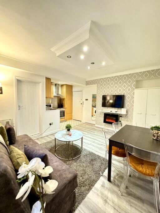 Centrally-located Gem In Marble Arch, Londen