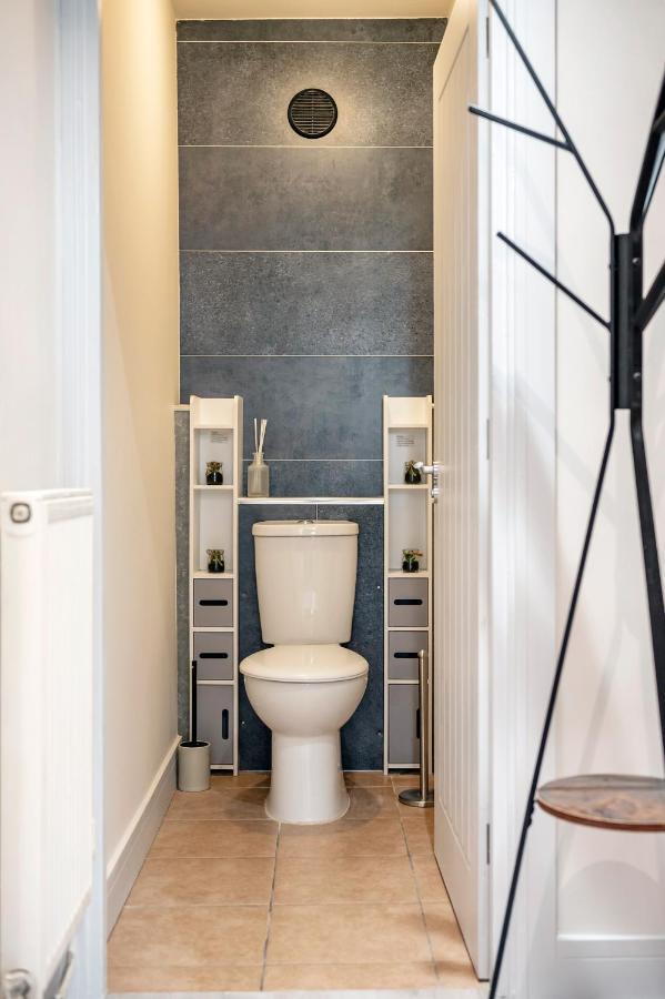 Lovely 4 Bedroom Flat In Wandsworth- London