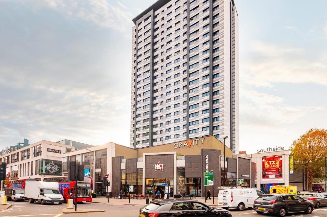 Lovely 4 Bedroom Flat In Wandsworth- Apartment